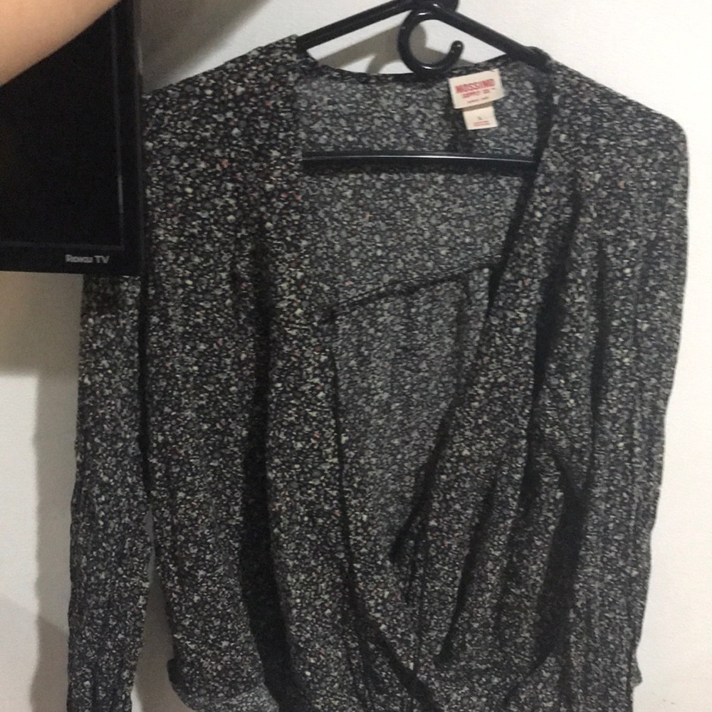 Cross over floral top super cute BNWOT